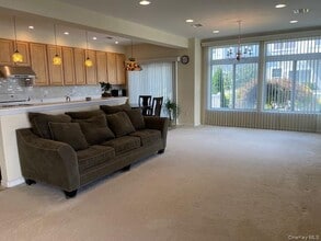 1-77 Sea Grass Ln in Queens, NY - Building Photo - Building Photo