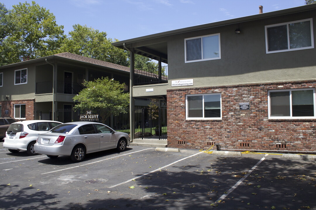 Jack Scott Apartments in Chico, CA - Building Photo