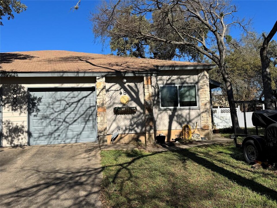 9000 Sawtooth Ln in Austin, TX - Building Photo