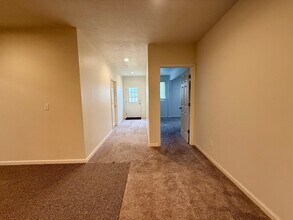 737 3400 W in Layton, UT - Building Photo - Building Photo