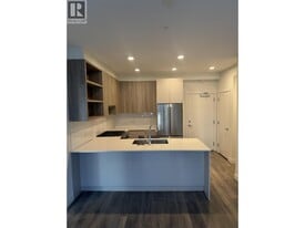 741 Anskar Ct in Coquitlam, BC - Building Photo