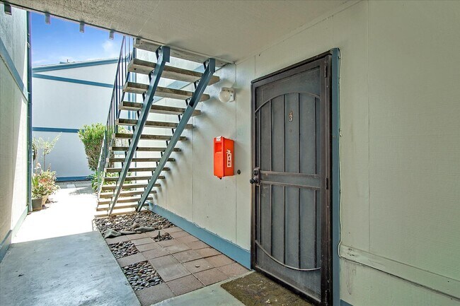 1925 46th Ave in Capitola, CA - Building Photo - Building Photo