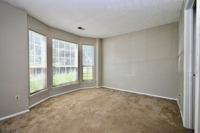 1206 Sycamore Ln in Mahwah, NJ - Building Photo - Building Photo