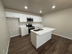 1104 Ashton Ln in Yukon, OK - Building Photo - Building Photo