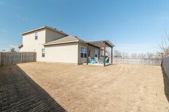 5510 Daniel Wy in Saint Hedwig, TX - Building Photo - Building Photo