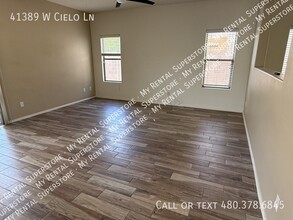 41389 W Cielo Ln in Maricopa, AZ - Foto de edificio - Building Photo