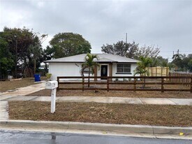 1215 New York Ave in Palm Harbor, FL - Building Photo