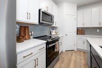 Oak Lake Townhomes in Charlotte, NC - Building Photo - Building Photo