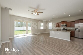 10833 Kirkwall Port Dr in Wimauma, FL - Foto de edificio - Building Photo