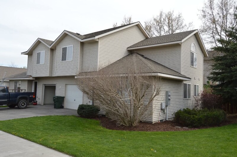 190 SE 10th St in Hermiston, OR - Building Photo