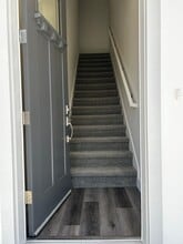 2076 Landen Ln in Santa Rosa, CA - Building Photo - Building Photo