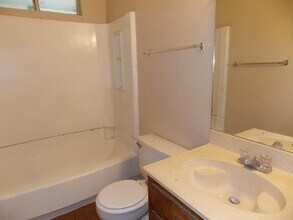 8104 Dunn St in Austin, TX - Building Photo - Building Photo