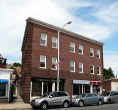 242-246 Humphrey St in Swampscott, MA - Building Photo - Building Photo