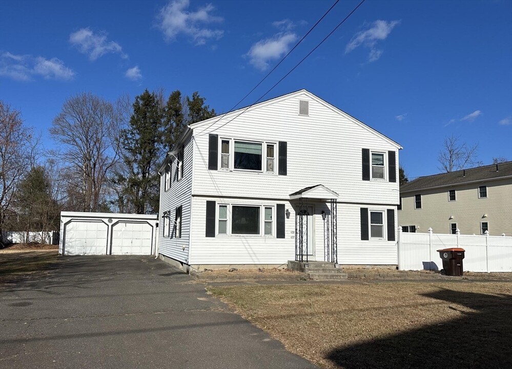 27-29-29 Sunnyslope Ave in Agawam, MA - Building Photo