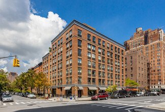 401 W 22nd St in New York, NY - Building Photo - Primary Photo