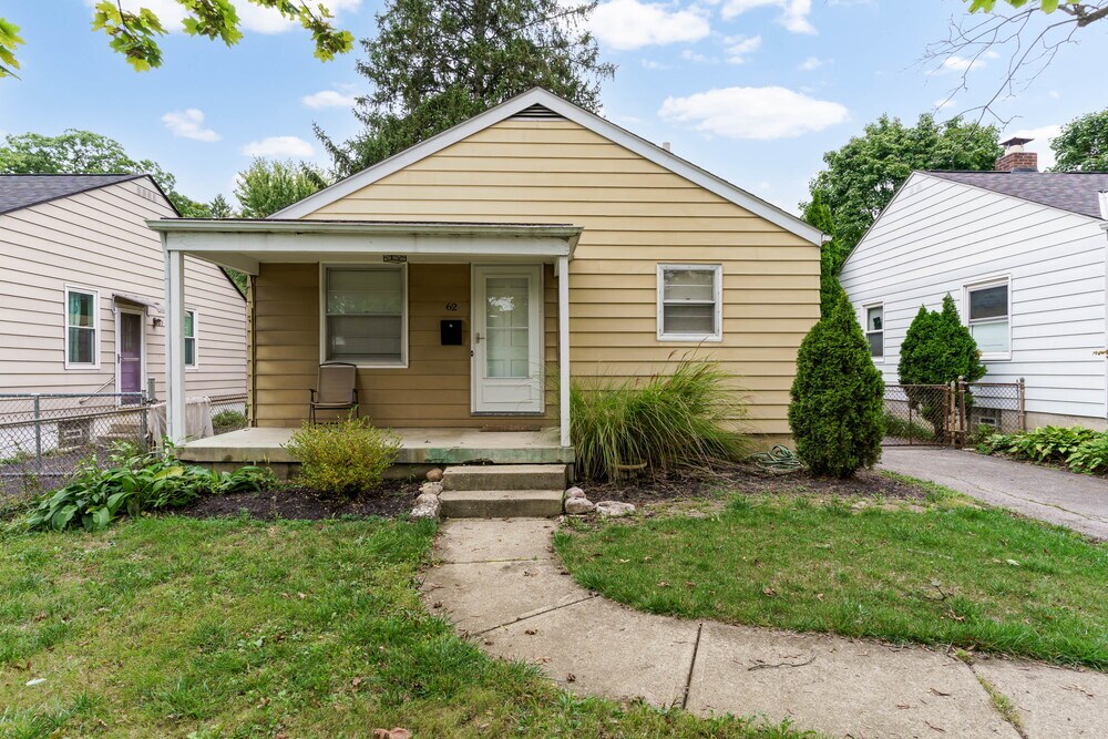 62 E Stanton Ave in Columbus, OH - Building Photo