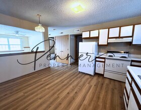 132 N Crest Dr in Raymore, MO - Building Photo - Building Photo