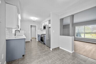 2434 Parcells Cir in Bloomfield Township, MI - Building Photo - Building Photo