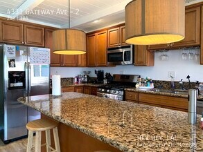 4331 Gateway Ave in Los Angeles, CA - Building Photo - Building Photo