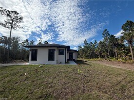 4141 Everglades Blvd N in Naples, FL - Building Photo