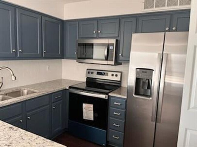 260 Waters Edge Ln in Madison, AL - Building Photo - Building Photo
