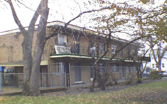 6034 N California Apartments