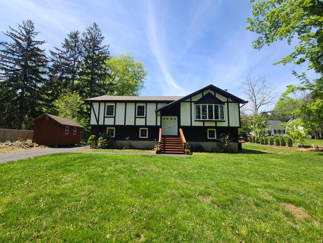 property at 1445 S Main St
