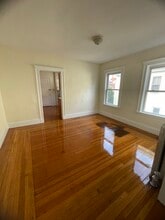 17 Egerton Rd, Unit 1 in Arlington, MA - Foto de edificio - Building Photo