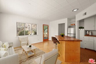 7557 Jalmia Way in Los Angeles, CA - Building Photo - Building Photo