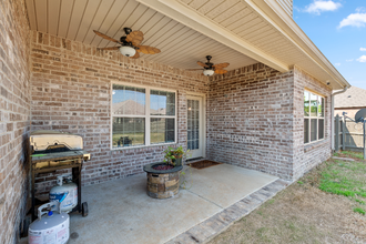 11006 Thorne Dr in Madison, AL - Foto de edificio - Building Photo