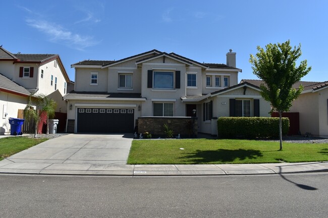property at 870 Alabaster Ct