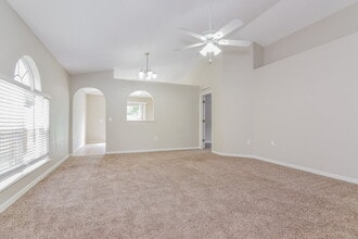 11349 Ivy Flower Loop in Riverview, FL - Foto de edificio - Building Photo