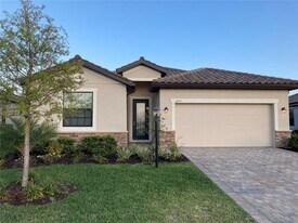 6511 Clairborne Ln in Bradenton, FL - Building Photo