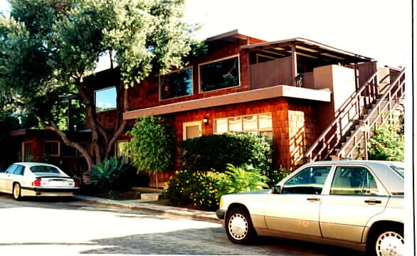 8040 La Jolla Shores Dr in La Jolla, CA - Building Photo