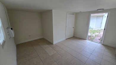 632 W 2nd St in West Palm Beach, FL - Building Photo - Building Photo