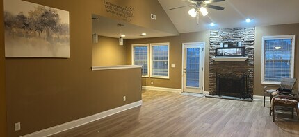 2221 Trophy Trce in Clarksville, TN - Building Photo - Building Photo