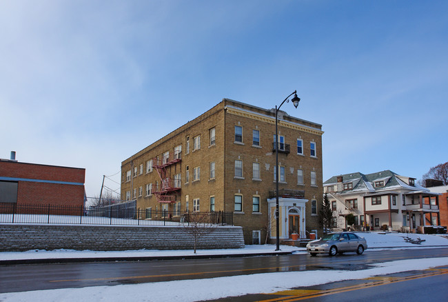 189 Lake Ave in Rochester, NY - Building Photo - Building Photo