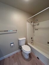 304 Cervantes, Unit #304 in Lake Oswego, OR - Building Photo - Building Photo