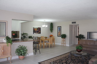 262 W High Point Ct-Unit -C in Delray Beach, FL - Foto de edificio - Building Photo