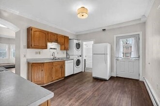 102 Market St in Amesbury, MA - Building Photo - Building Photo