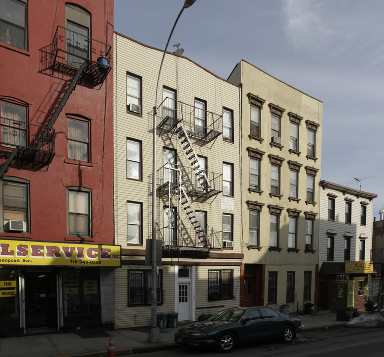 169 Greenpoint Ave in Brooklyn, NY - Building Photo