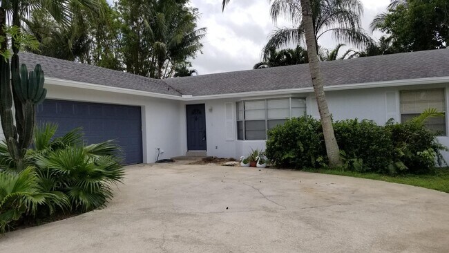 12191 Broadleaf Ct in Wellington, FL - Building Photo - Building Photo