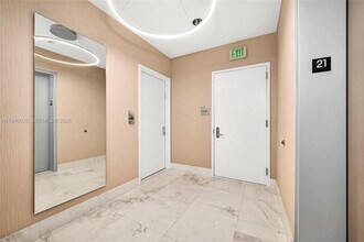 17121 Collins Ave, Unit 2106 in Sunny Isles Beach, FL - Building Photo - Building Photo