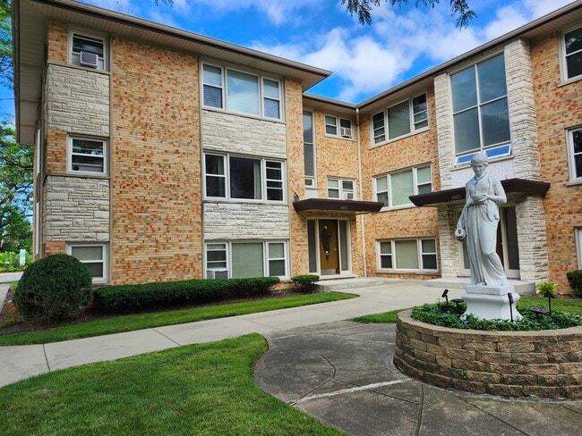 property at 6800 N Overhill Ave