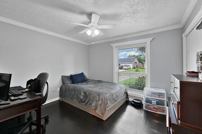 12714 Huntington Field Dr in Houston, TX - Building Photo - Building Photo
