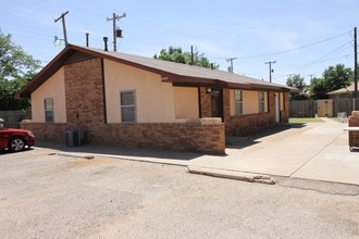 4402-4408 Elkhart Ave in Lubbock, TX - Building Photo - Building Photo