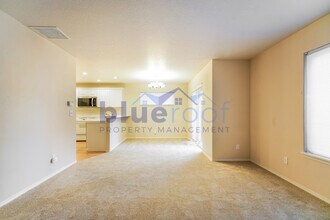 16786 NW Oak Creek Dr in Beaverton, OR - Building Photo - Building Photo