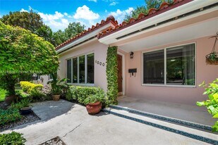6000 Leonardo St in Coral Gables, FL - Building Photo