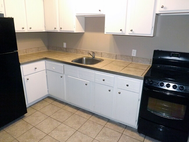 Capricorn Apartments in Saskatoon, SK - Building Photo - Building Photo