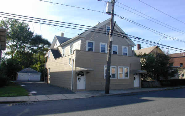 121 Washington Ave in Little Ferry, NJ - Building Photo